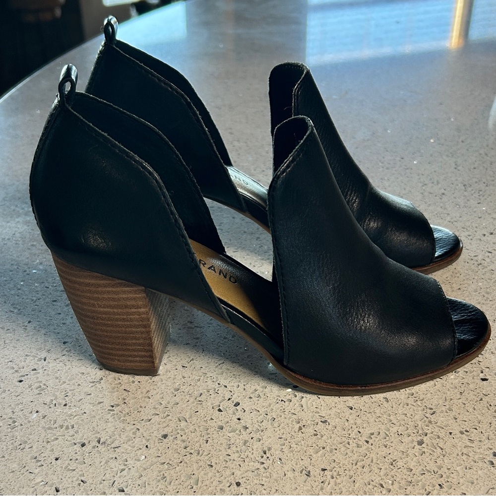 Lucky Brand Black Leather Heeled - Junai Sandal/Bootie